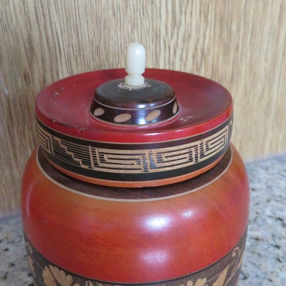 Mexican Wood Trinket Bowl/Box Handcrafted 4" x 3.5" x 1.75" (88V) - Picture 3 of 7